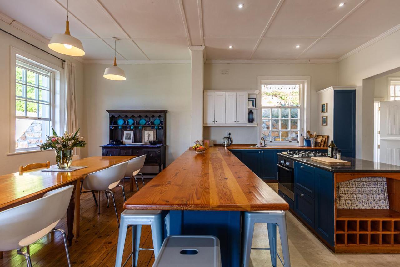 Zonnendal Family In Charming Kalk Bay Villa *