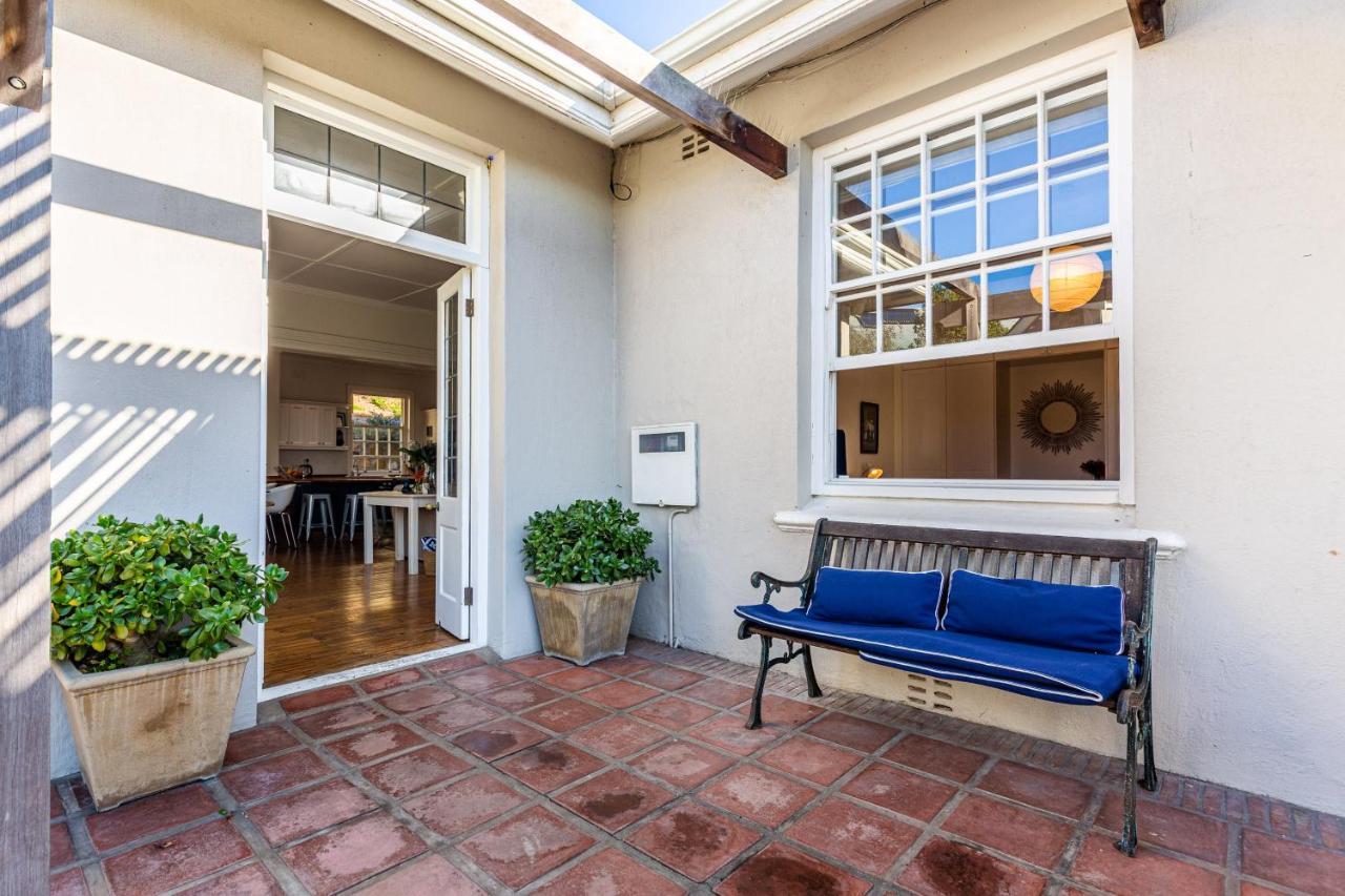 Zonnendal Family In Charming Kalk Bay Villa *